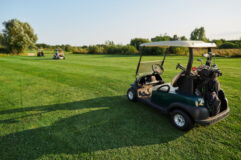 Tips For Taking Your Kids To the Riverwalk Golf Club As a Solo Parent